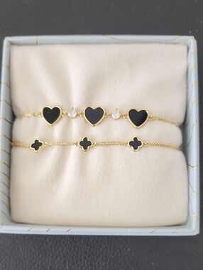 eye candy Gold-Plated Bracelet Set with Black Heart & Clover Charms